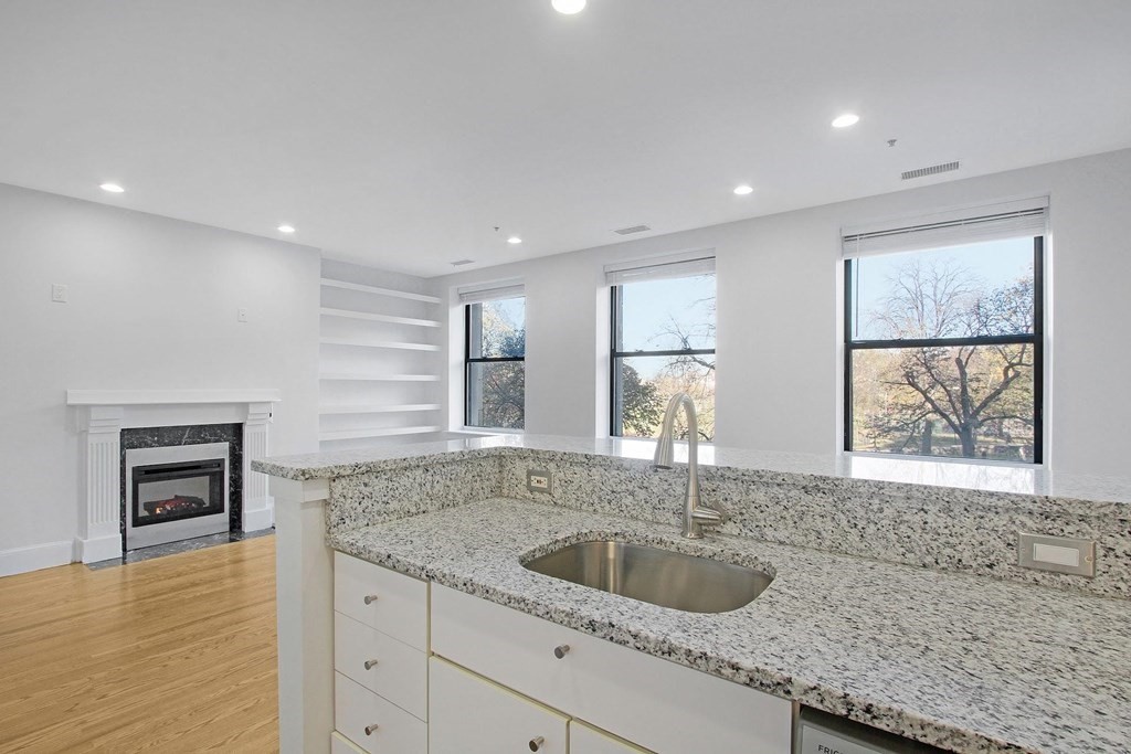 140 Boylston St, Midtown