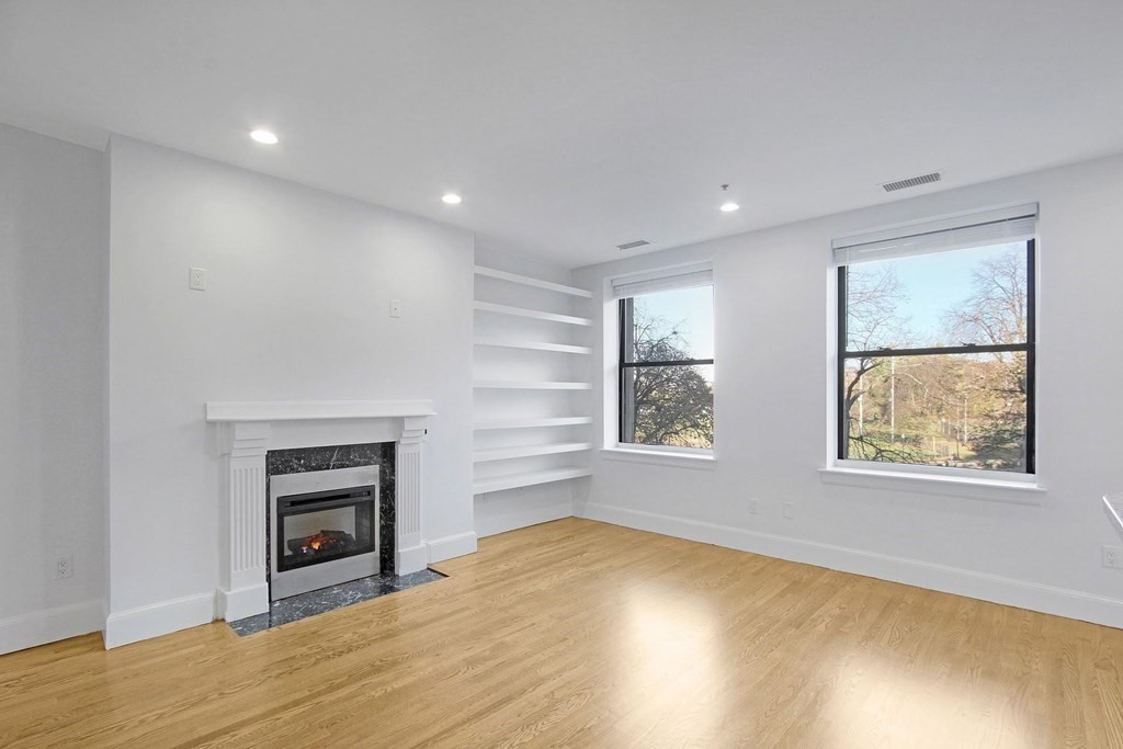 140 Boylston St, Midtown