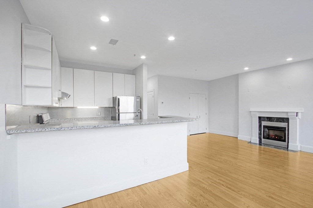 140 Boylston St, Midtown