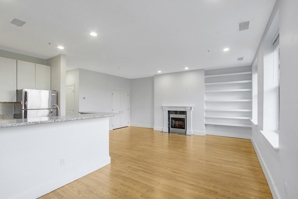 140 Boylston St, Midtown