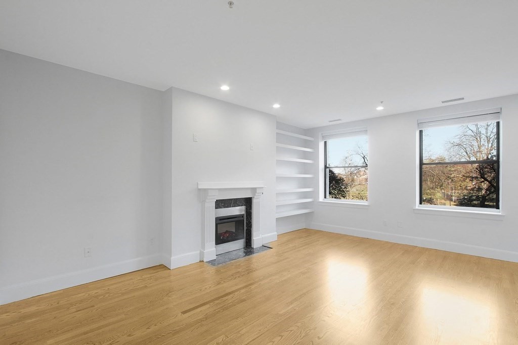 140 Boylston St, Midtown