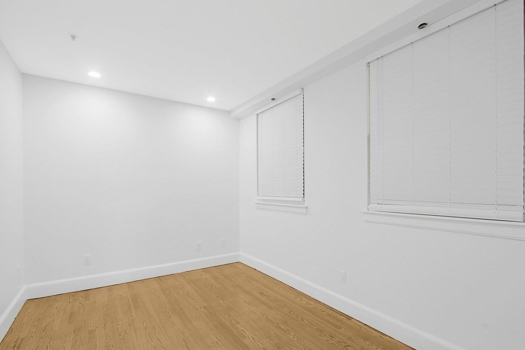 140 Boylston St, Midtown