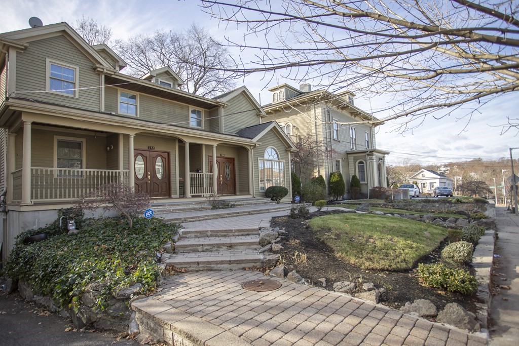 144 Cedar St, Roxbury