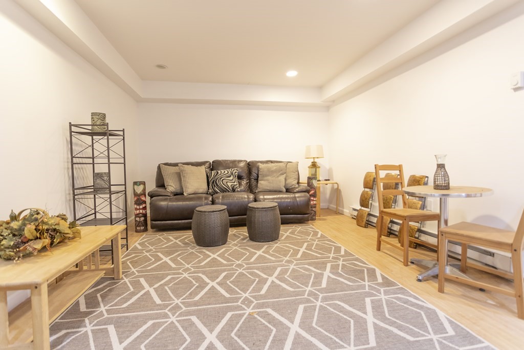 144 Cedar St, Roxbury