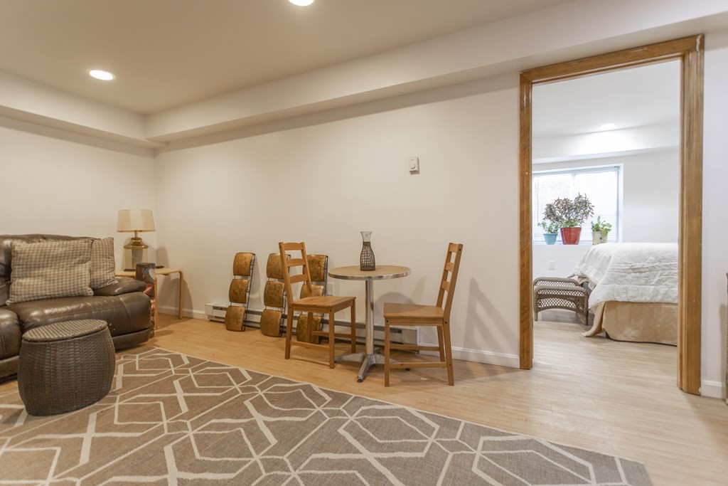 144 Cedar St, Roxbury