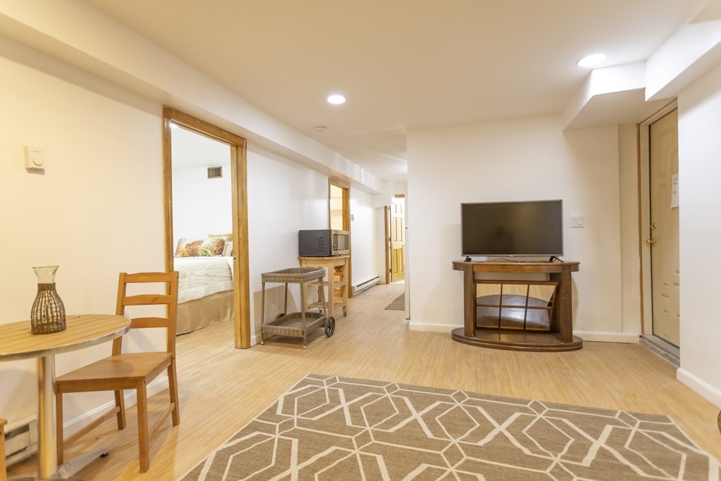 144 Cedar St, Roxbury