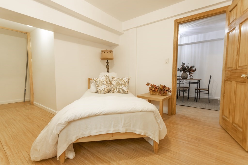 144 Cedar St, Roxbury