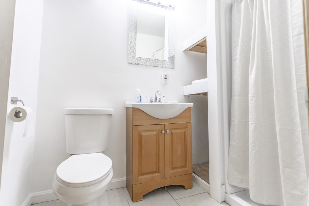 144 Cedar St, Roxbury