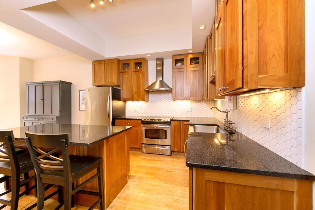 212 Canton St, South End