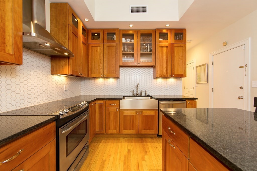 212 Canton St, South End