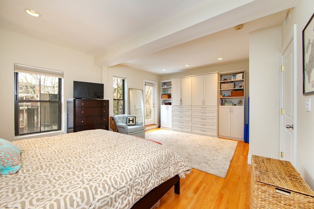 212 Canton St, South End