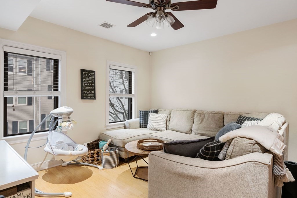 156 O St, South Boston