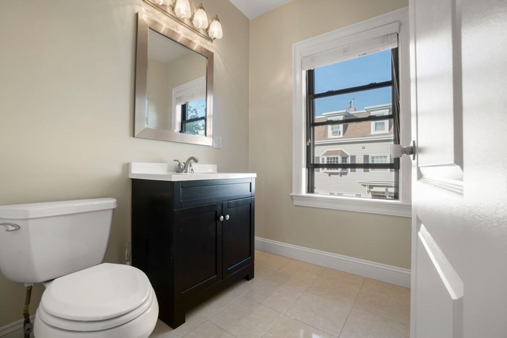 156 O St, South Boston