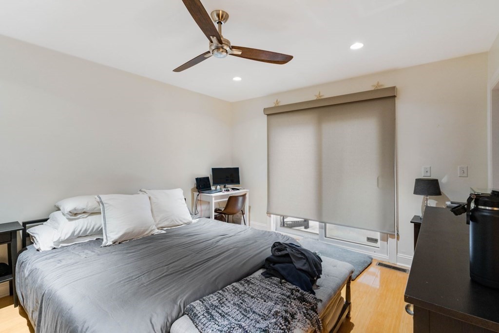 156 O St, South Boston