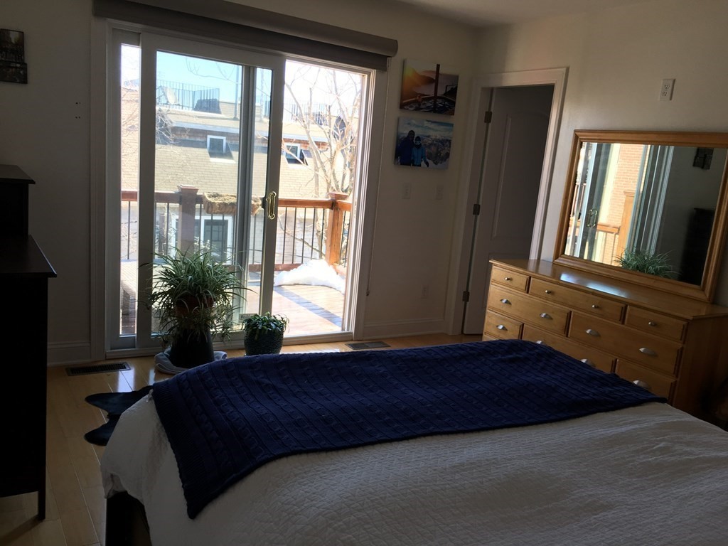 156 O St, South Boston