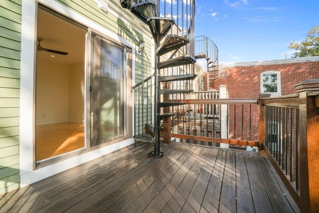 156 O St, South Boston