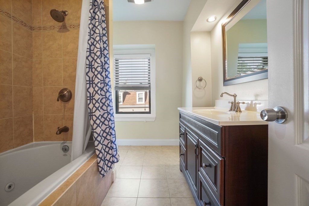 156 O St, South Boston