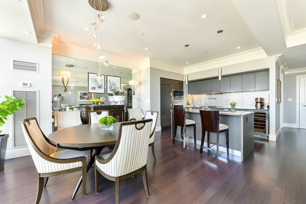 110 Stuart St, Midtown