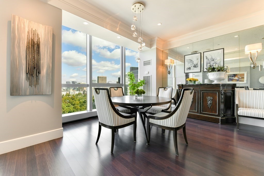 110 Stuart St, Midtown