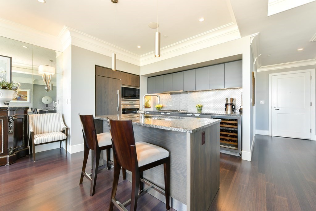 110 Stuart St, Midtown