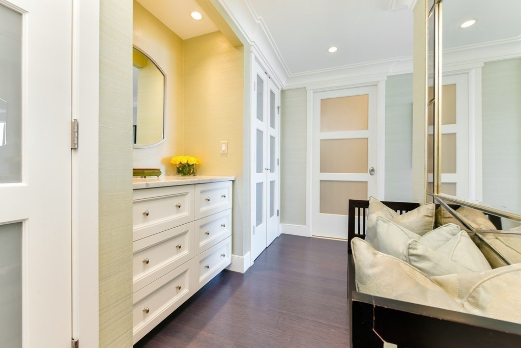 110 Stuart St, Midtown