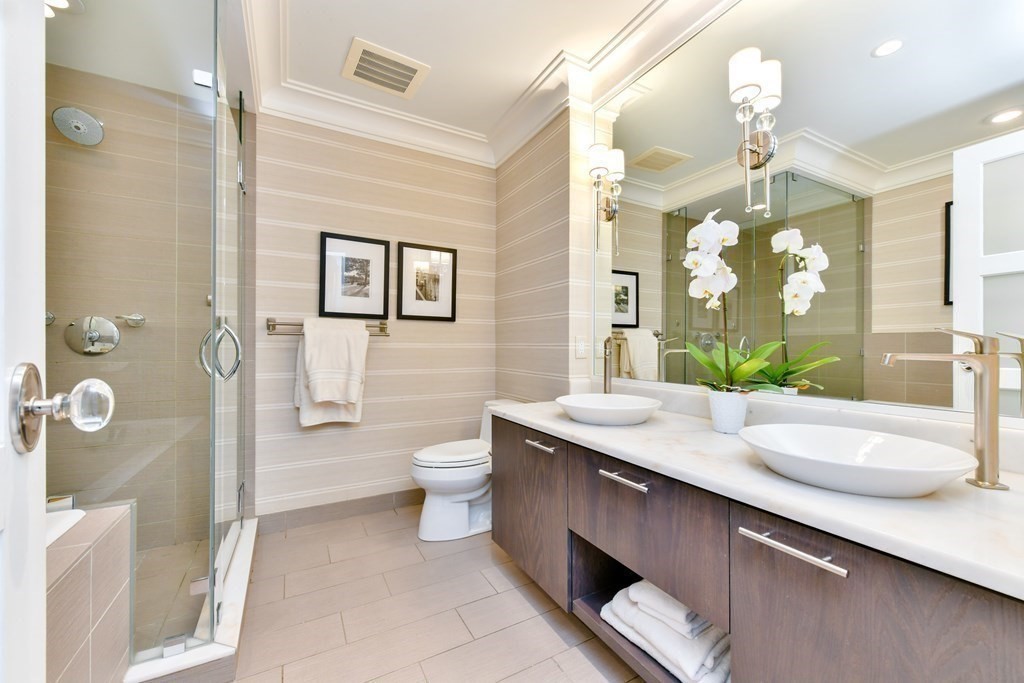 110 Stuart St, Midtown