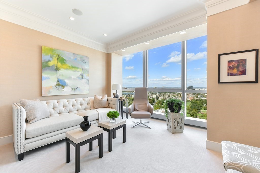 110 Stuart St, Midtown