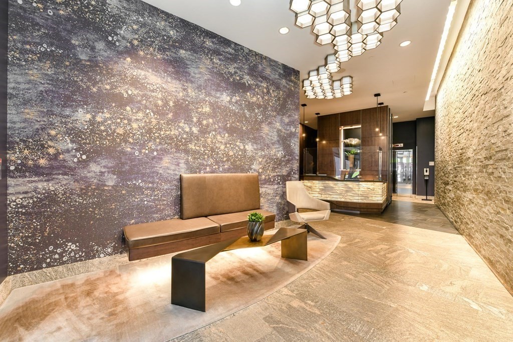 110 Stuart St, Midtown