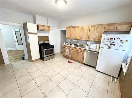 10 Wave Ave, Apt 1