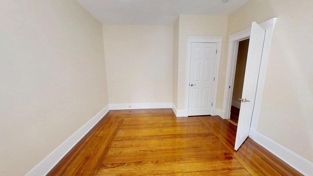 17 Dow St, West Somerville