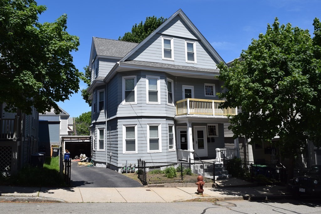 17 Dow St, West Somerville