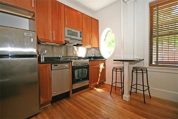 75 Burbank St, Fenway