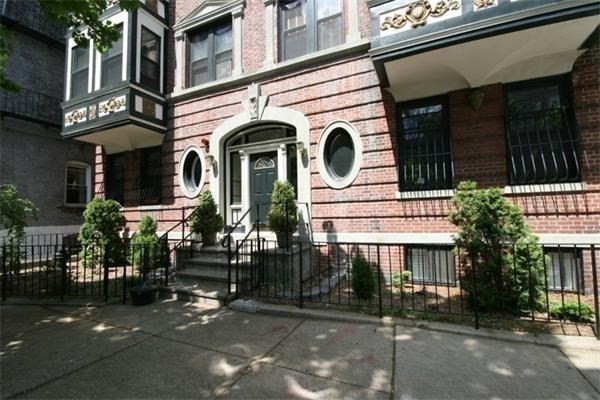 75 Burbank St, Fenway