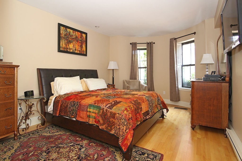 211 Newton St, South End