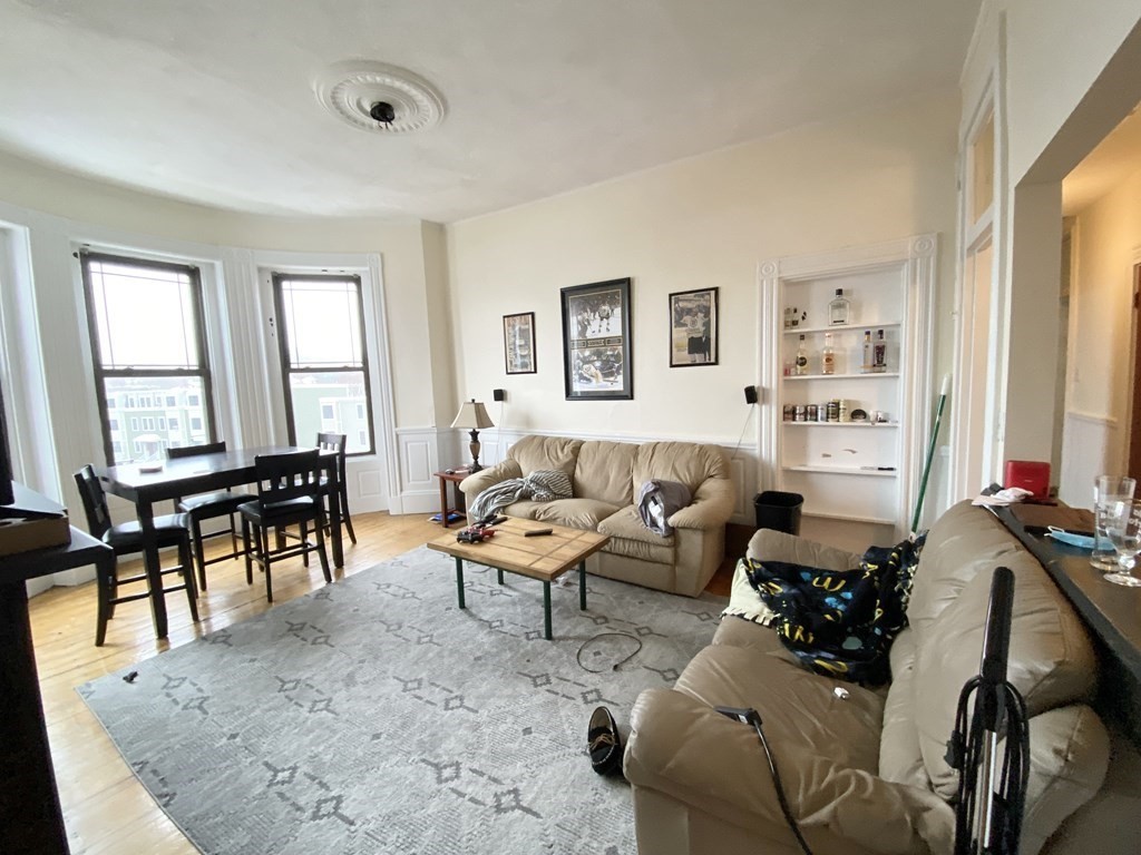 1451 Tremont St, Mission Hill