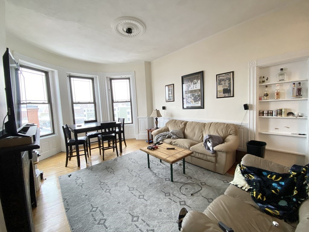 1451 Tremont St, Mission Hill