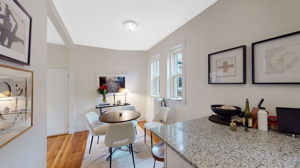 81 West Cedar St, Beacon Hill