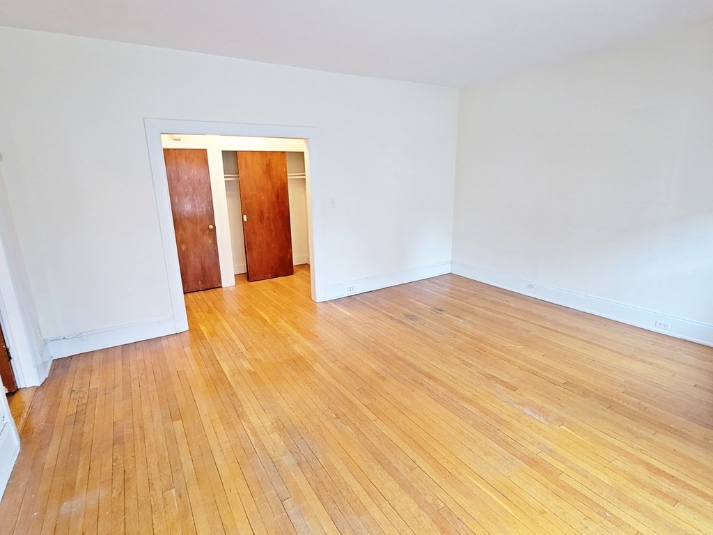 35 Saint Paul St, Brookline Village