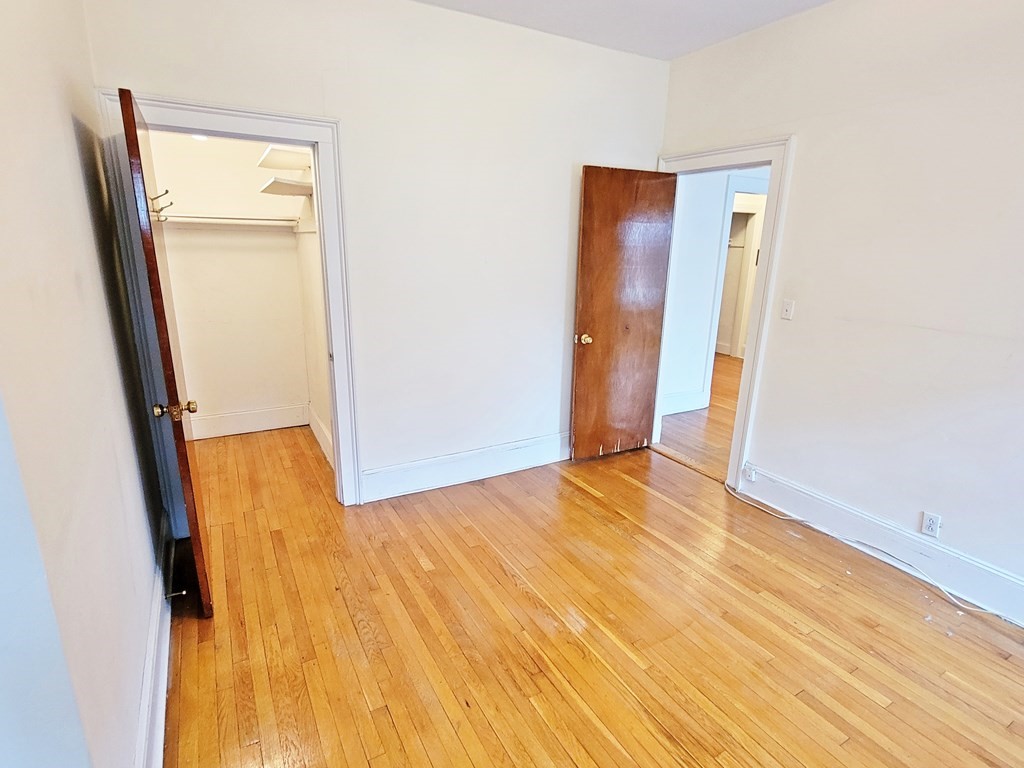 35 Saint Paul St, Brookline Village