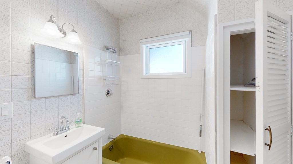 70 Hudson St, Winter Hill