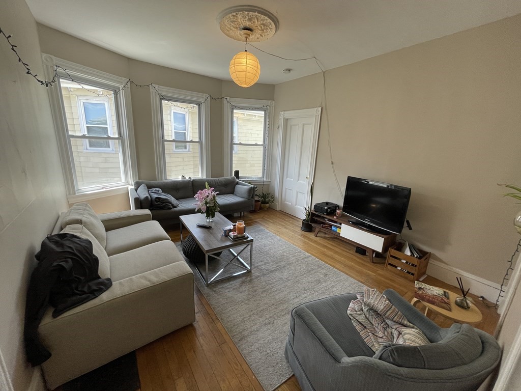 40 Cherry St, Porter Square