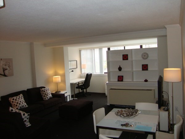 8 Whittier Pl, West End