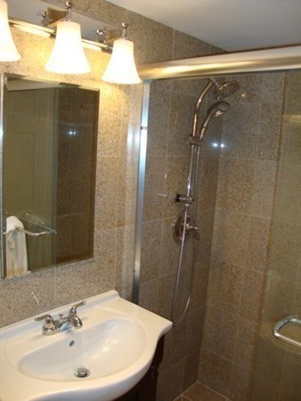 8 Whittier Pl, West End