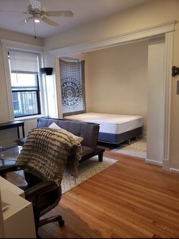 137 Peterborough St, Fenway