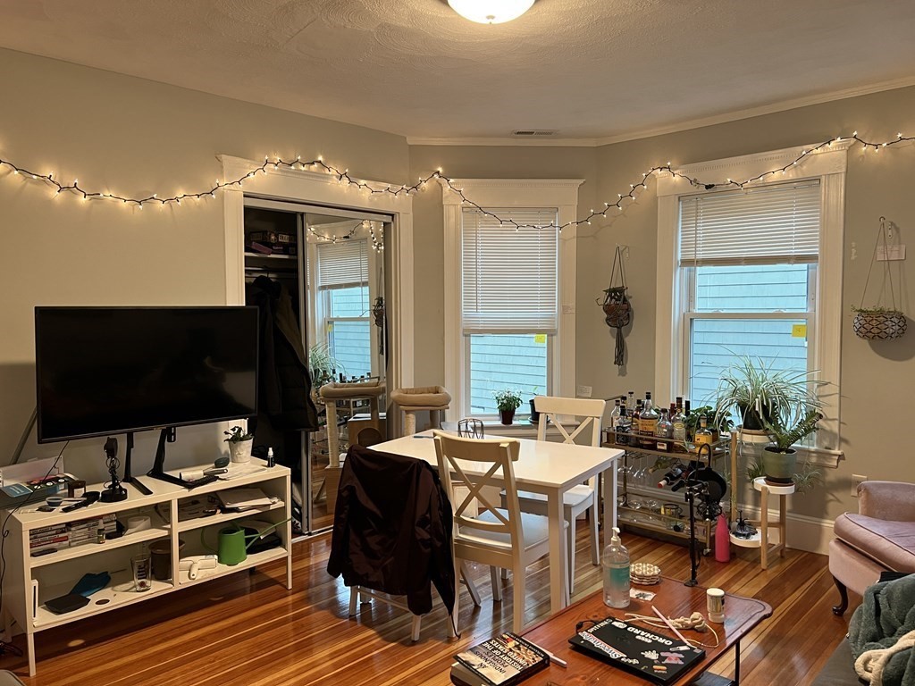 307 Highland Ave, Davis Square