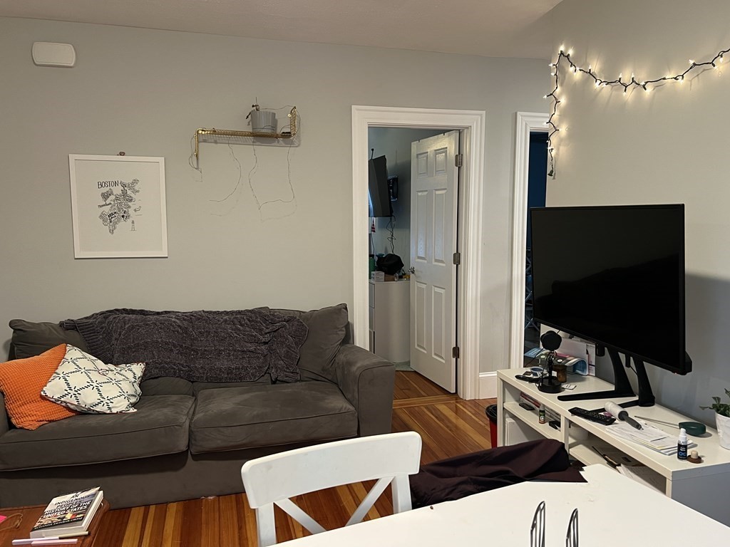 307 Highland Ave, Davis Square