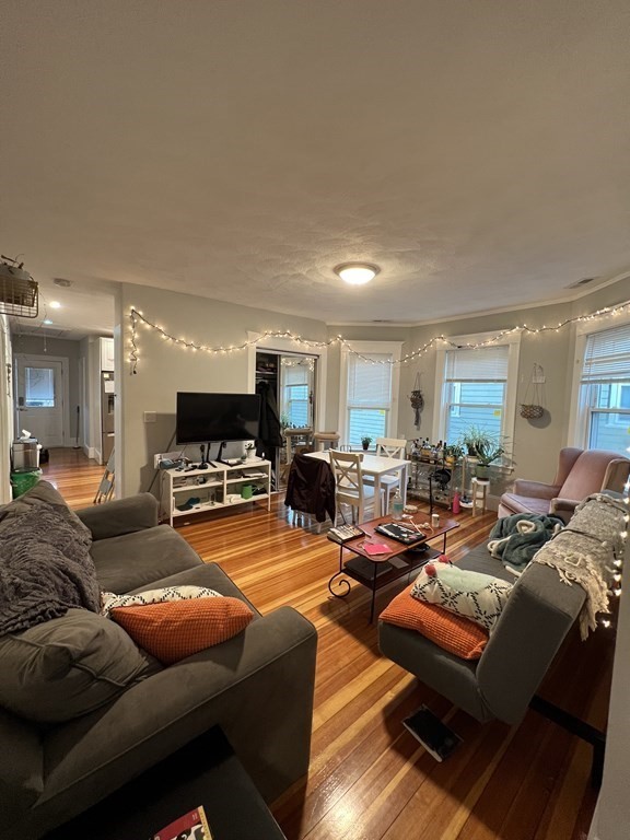 307 Highland Ave, Davis Square