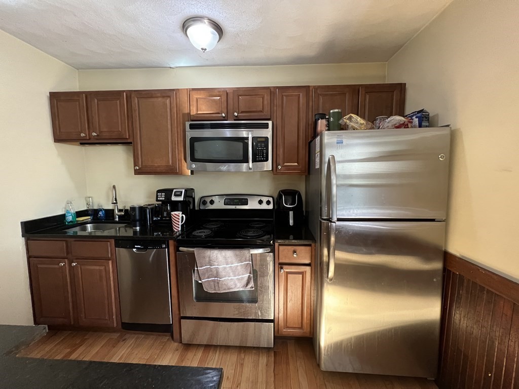 221 Holland St, Teele Square