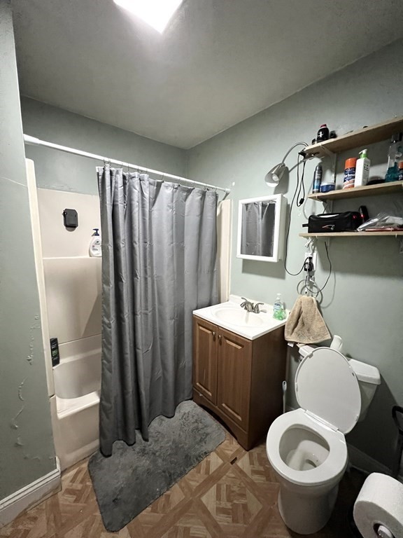 221 Holland St, Teele Square