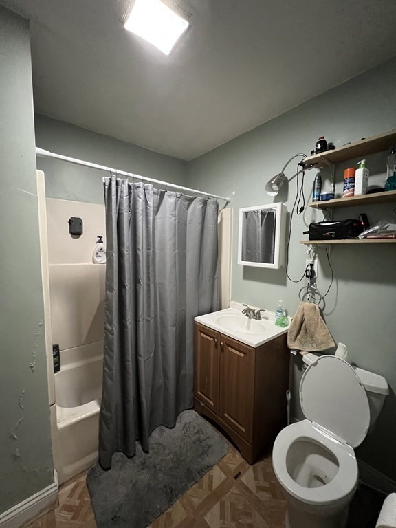 221 Holland St, Teele Square